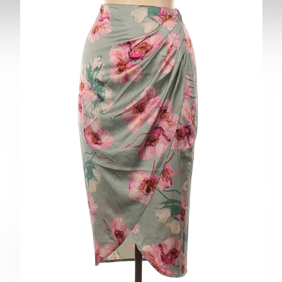 Express Sage Green Satin Tropical Hibiscus Floral Wrap Skirt Size 0 XXS XS NWT - Picture 1 of 7